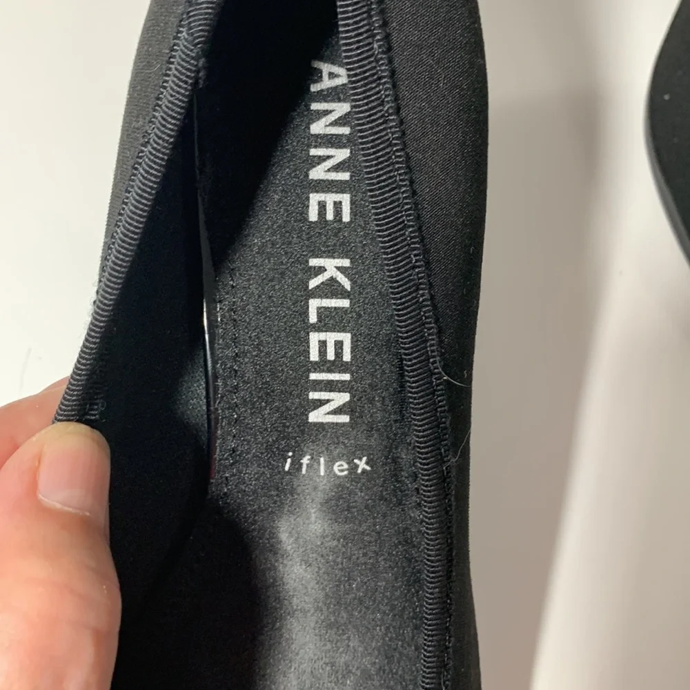 Anne Klein iflex heels in black, Size 6.5M very good condition, great fabric - Picture 8 of 9